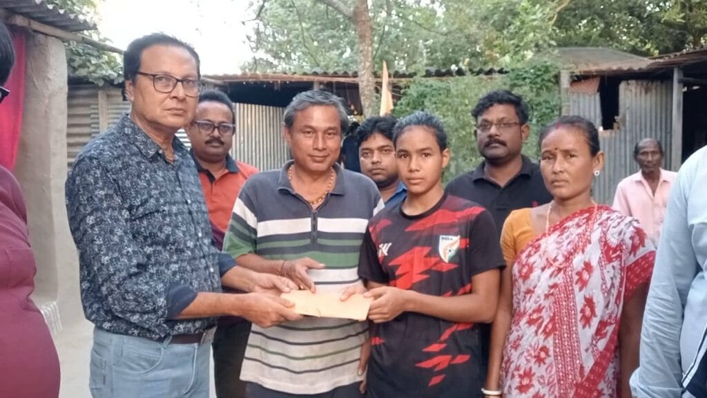 উত্তর দিনাজপুর জেলার কৃতী ফুটবলার মাননীয়া প্রীতিকা বর্মন